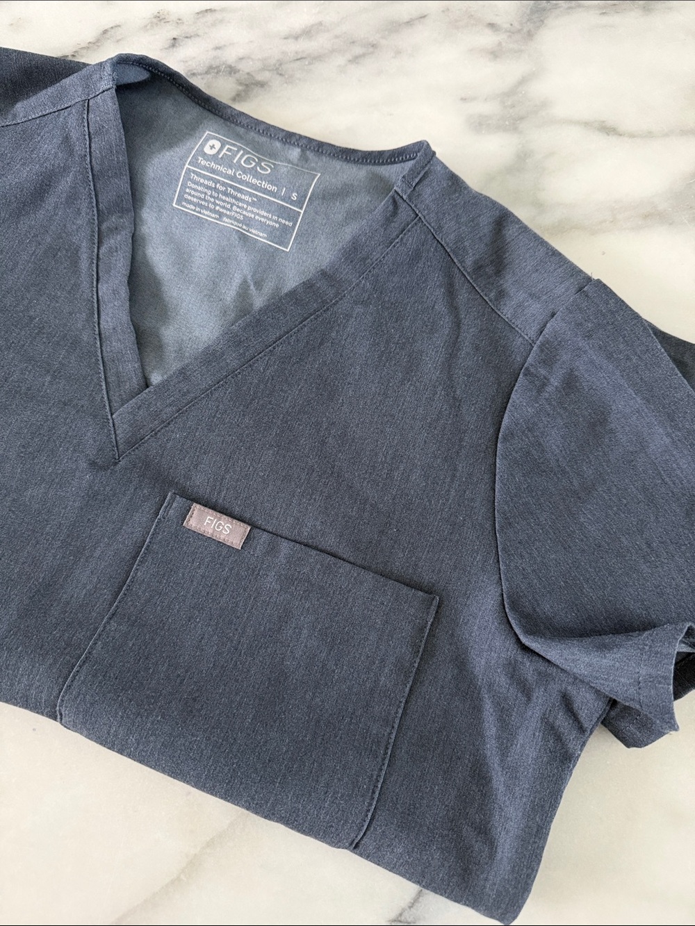 Figs Women’s V-Neck Scrub Top in Denim Blue